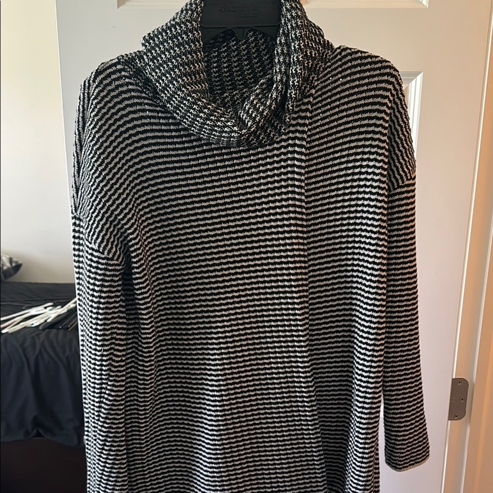 Cabi long sleeve turtle neck top